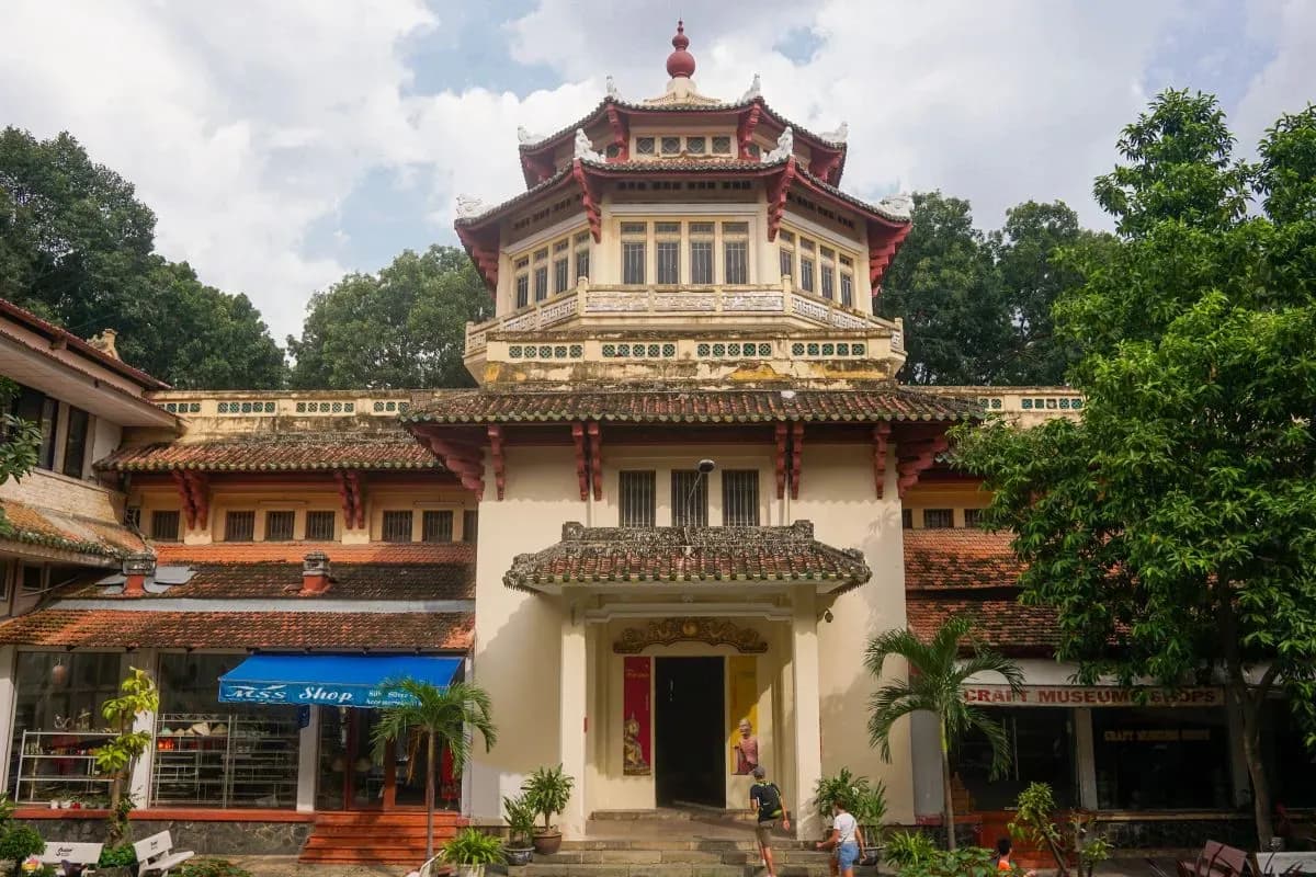 bao-tang-lich-su-thanh-pho-ho-chi-minh.webp