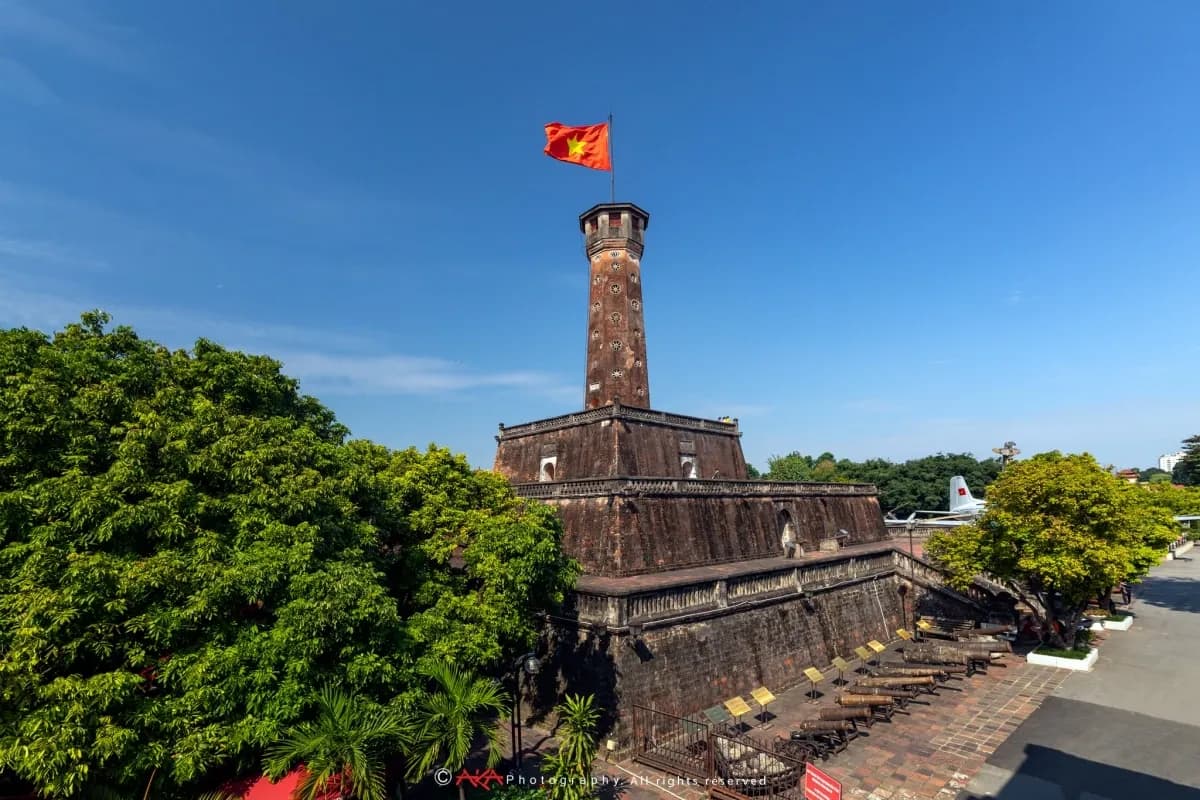 cot-co-ha-noi.webp