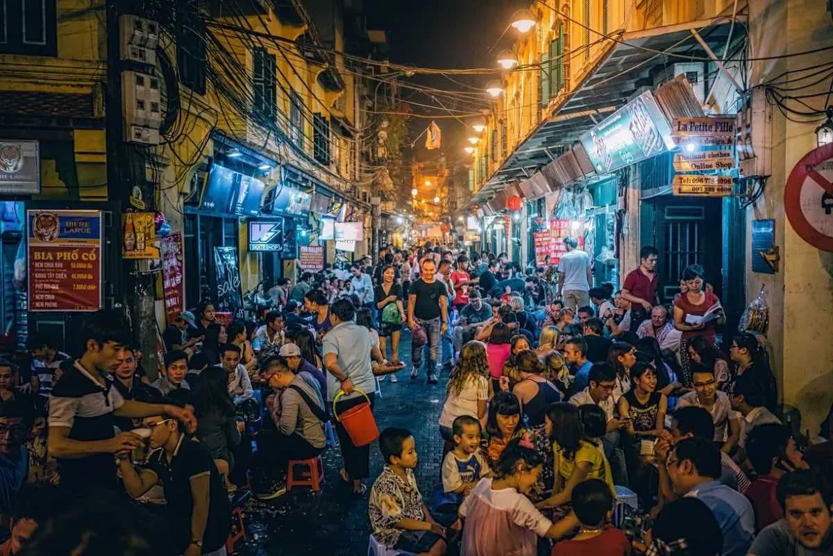 pham-ngu-lao-street.webp