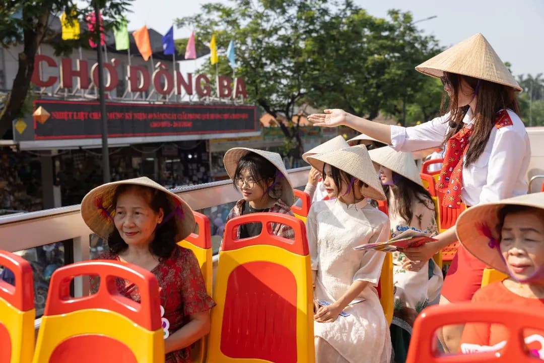 xe-bus-02-tang-hue (4).webp